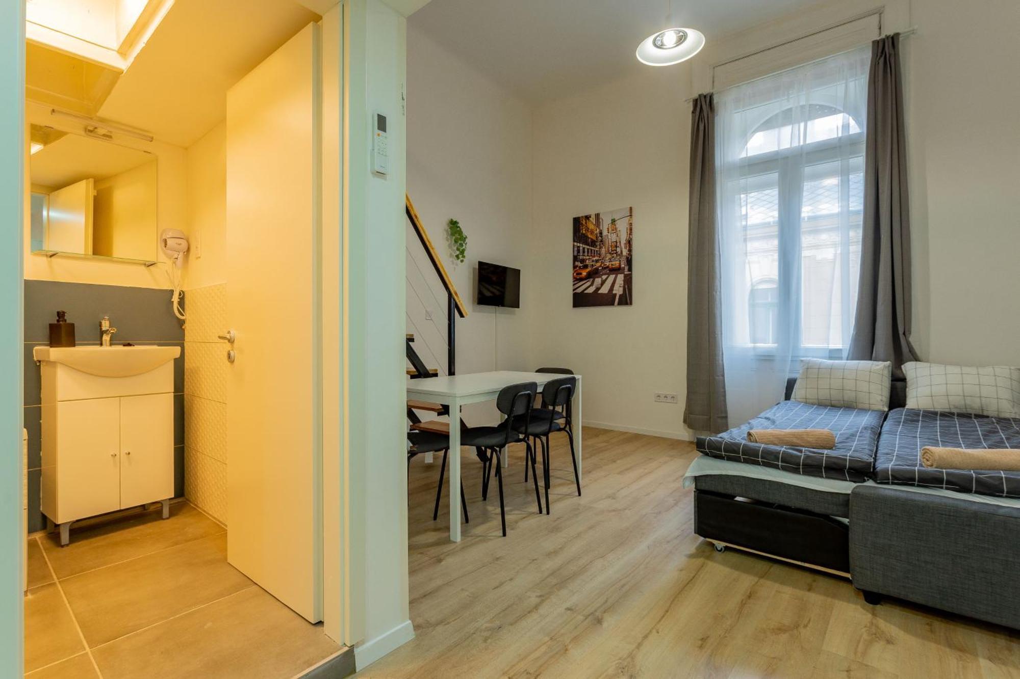 Rakoczi Apartament *